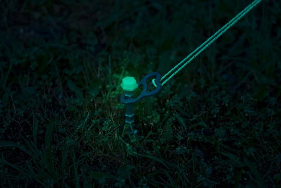 ŚLEDZIE 31 cm 2 szt. BERGER TERRA GLOW KOŁKI WKRĘCANE