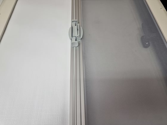 OKNO BOCZNE UCHYLNE 750x600 DOMETIC S4
