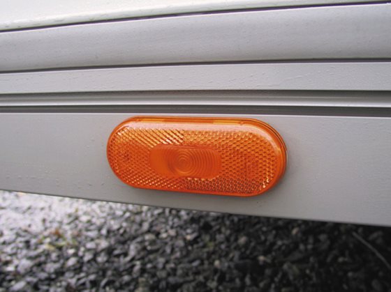 LAMPA OBRYSOWA 12V JOKON BOCZNA 110x45x17,5 mm ŻÓŁTA