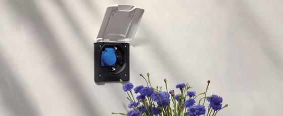 GNIAZDO ELEKTRYCZNE 230V/12V/TV/SAT MAGNETYCZNE CZARNE ZEWNĘTRZNE