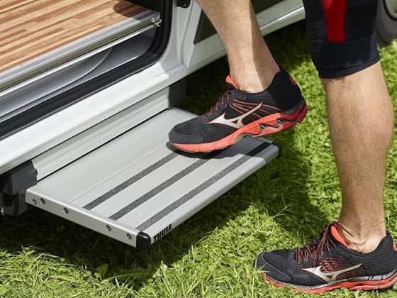 STOPIEŃ WEJŚCIOWY THULE SLIDE-OUT STEP G2 400 12V