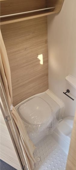 PRZYCZEPA KEMPINGOWA EASY 490PE COMFORT