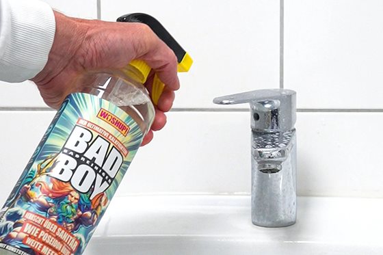 WOSHUP! PŁYN DO USUWANIA KAMIENIA I OSADÓW Z MYDŁA SPRAY 1L