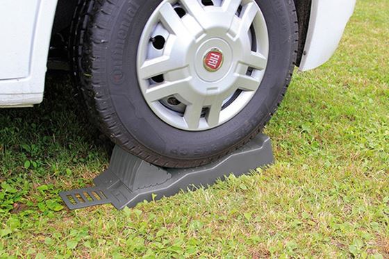 PODKŁADKA POD KLIN FIAMMA ANTI SLIP PLATE 10x16 cm 2 szt.