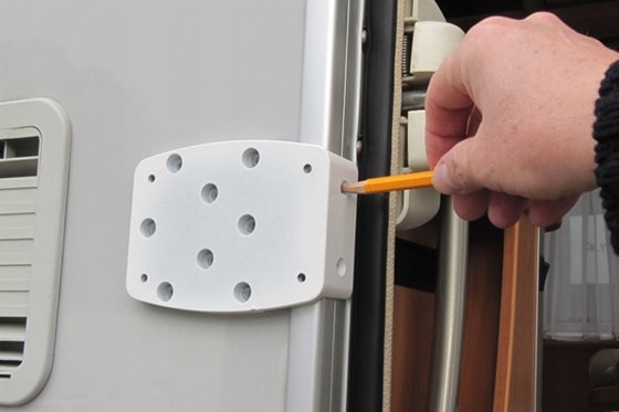 BLOKADA DRZWI ZEWNĘTRZNA HEOSAFE DOOR FRAME LOCK BIAŁA 2 szt.