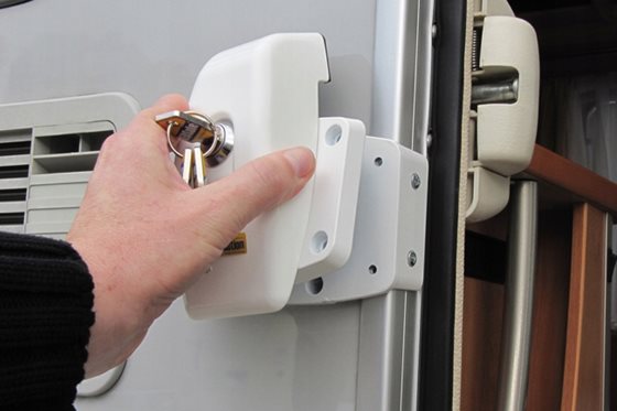 BLOKADA DRZWI ZEWNĘTRZNA HEOSAFE DOOR FRAME LOCK BIAŁA 2 szt.