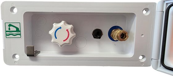 GNIAZDO WODY ZEWNĘTRZNE REICH Z ZAMKIEM NA KLUCZ BIAŁE