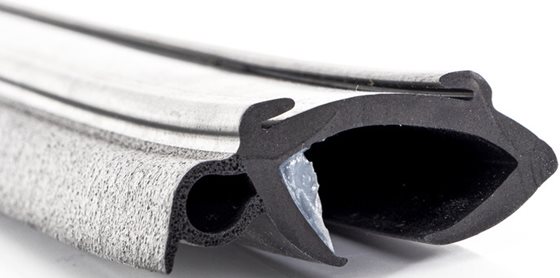 USZCZELKA OKNA UCHYLNEGO PROFIL GUMOWY 4 m