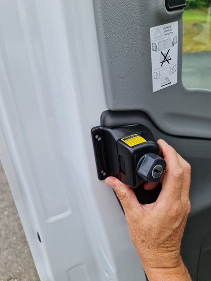 BLOKADA DRZWI WEWNĘTRZNA HEOSAFE TRANSIT OD 2014 4 szt.