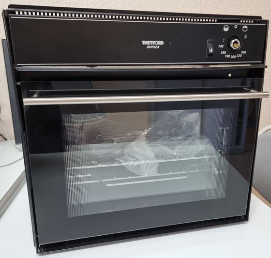 PIEKARNIK GAZOWY THETFORD DUPLEX 12V 30 mbar 36L