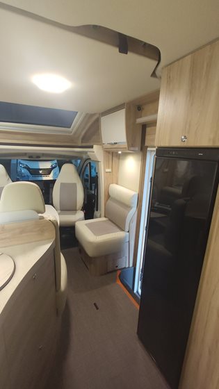 KAMPER SAMOCHÓD KEMPINGOWY PRS 695HB