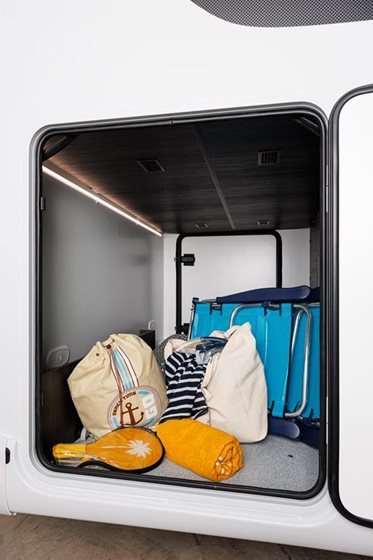 KAMPER SAMOCHÓD KEMPINGOWY MILEO 268