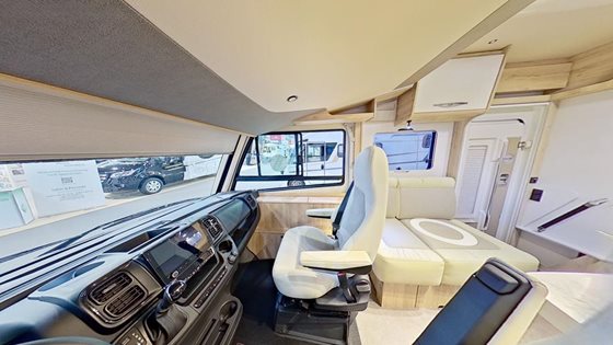 KAMPER SAMOCHÓD KEMPINGOWY IL 720QF