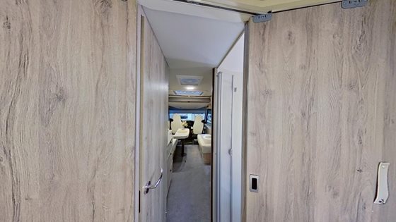 KAMPER SAMOCHÓD KEMPINGOWY IL 720QF