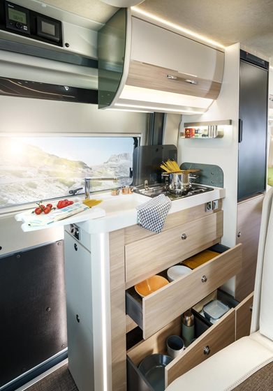 KAMPER SAMOCHÓD KEMPINGOWY EM VAN 635HB