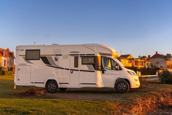KAMPER SAMOCHÓD KEMPINGOWY TESSORO 468
