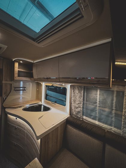 KAMPER SAMOCHÓD KEMPINGOWY IL 730EF
